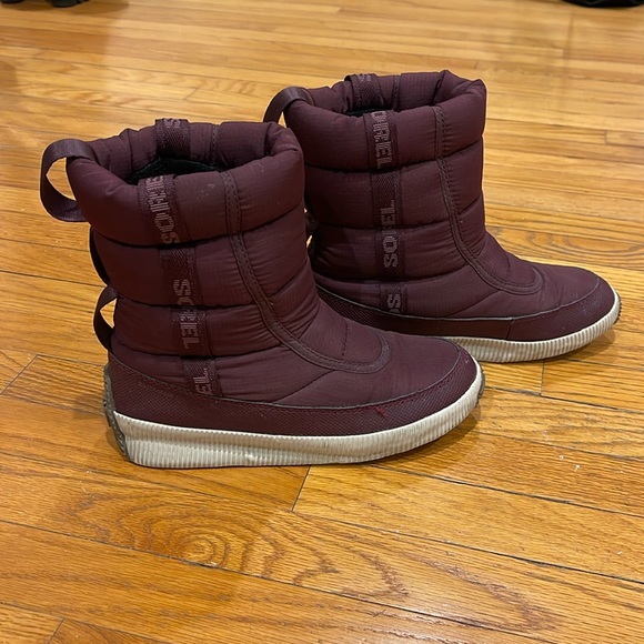 sorel boots - Picture 1 of 8